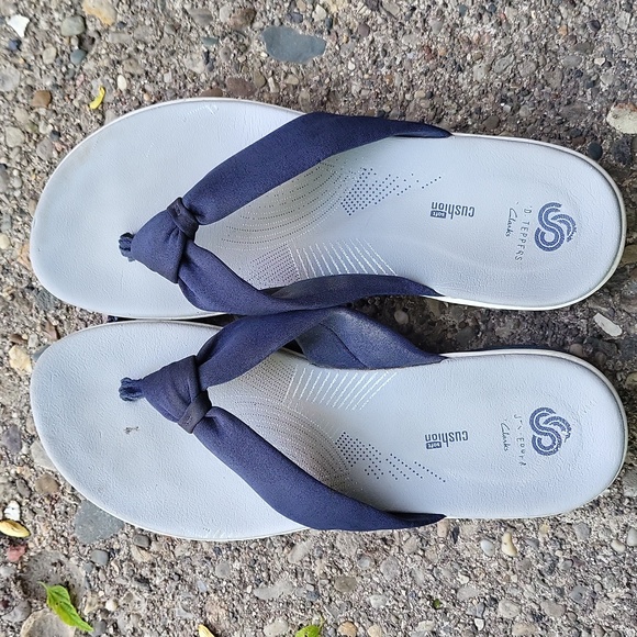 Clarks cushioned sandal - Picture 5 of 6